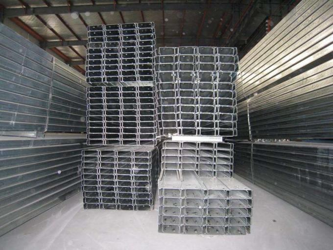 Materiale a 3 pollici dell'acciaio a basso tenore di carbonio della sezione di Manica dell'acciaio per costruzioni edili C 1-4 millimetri di spessore