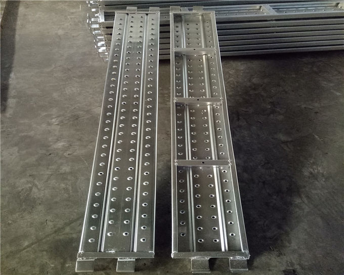 Plancia d'acciaio della Cina per la plancia d'acciaio dell'armatura della vendita all'ingrosso dell'impalcatura con la norma d'acciaio della plancia dell'armatura della vendita all'ingrosso del gancio