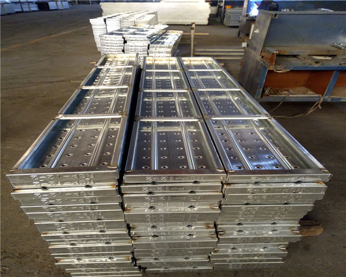 Plancia d'acciaio della Cina per la plancia d'acciaio dell'armatura della vendita all'ingrosso dell'impalcatura con la norma d'acciaio della plancia dell'armatura della vendita all'ingrosso del gancio